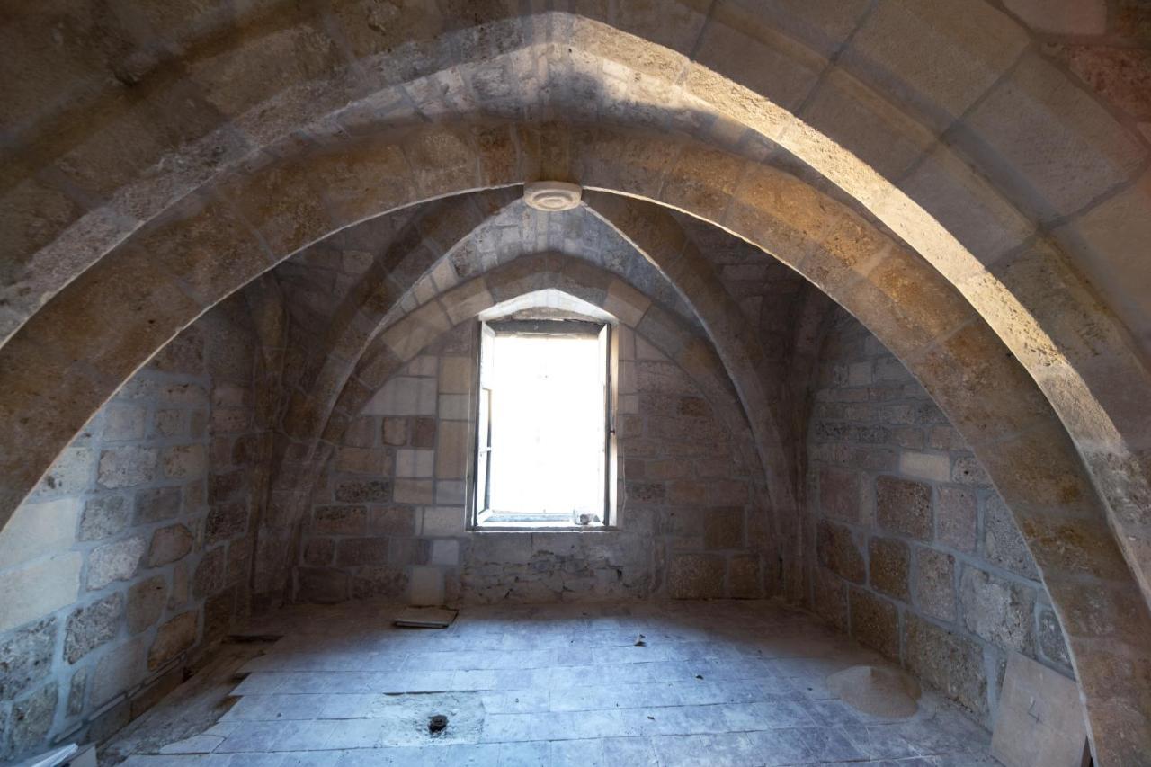 Pensión Familial Maison De L'église Du Couvent *